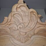 Walnut bonnet in sandblasted rocaille style