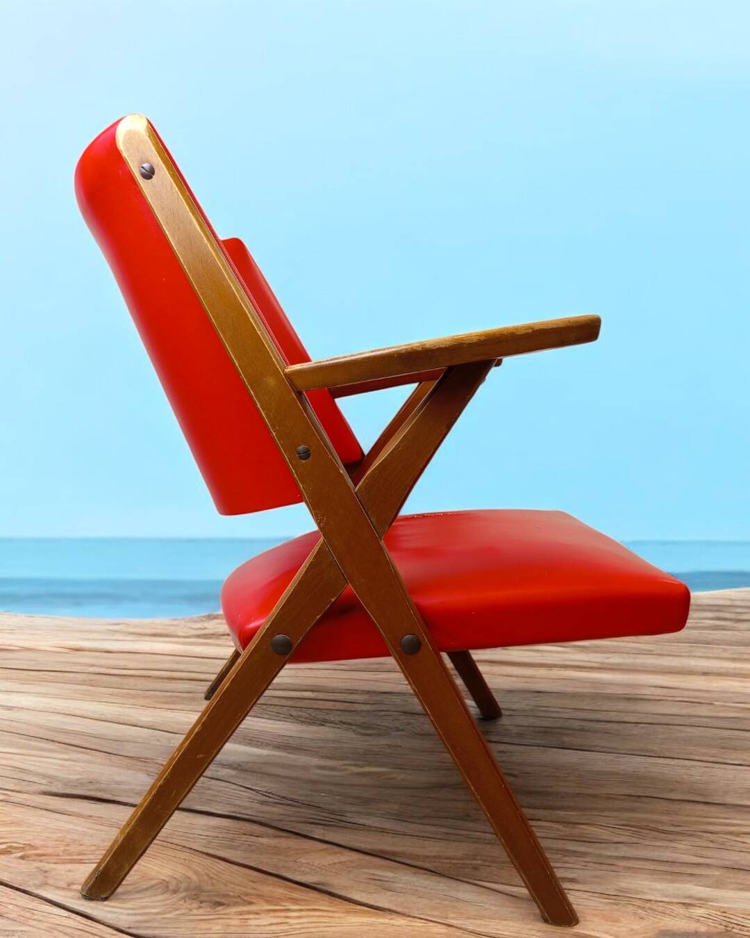 Vintage Italian armchair in Scandinavian style.