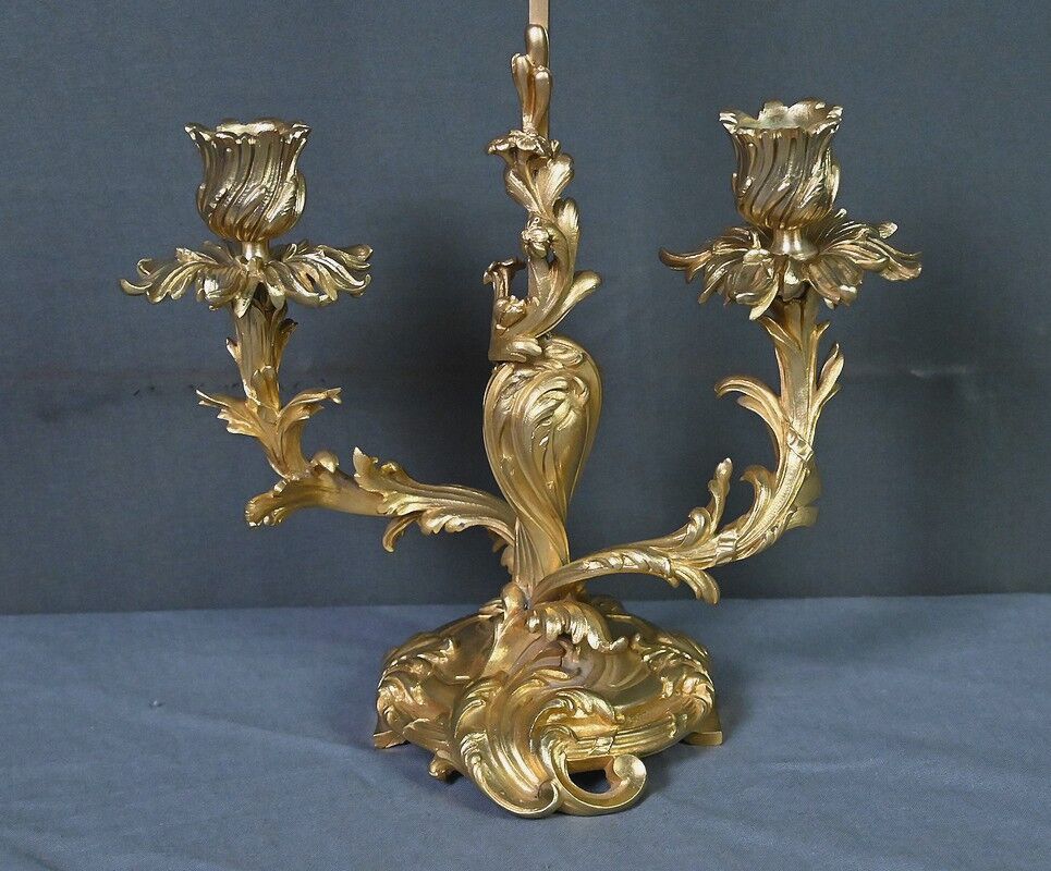 Chandelier with a gilded bronze shade, Louis XV style – Mid 19th century