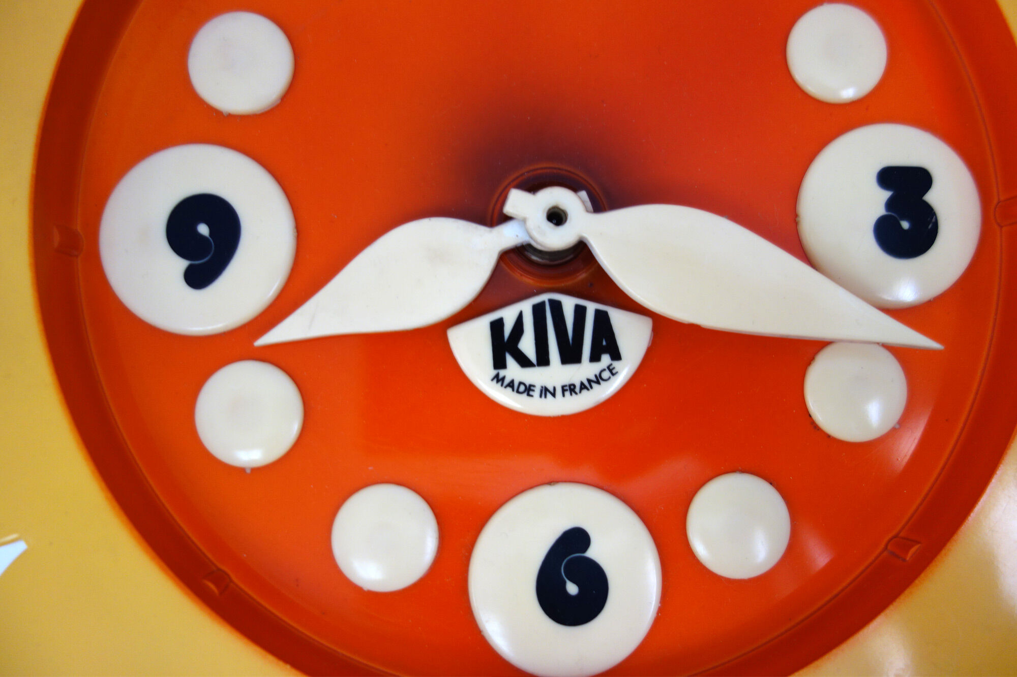 Vintage Kiva flower wall clock