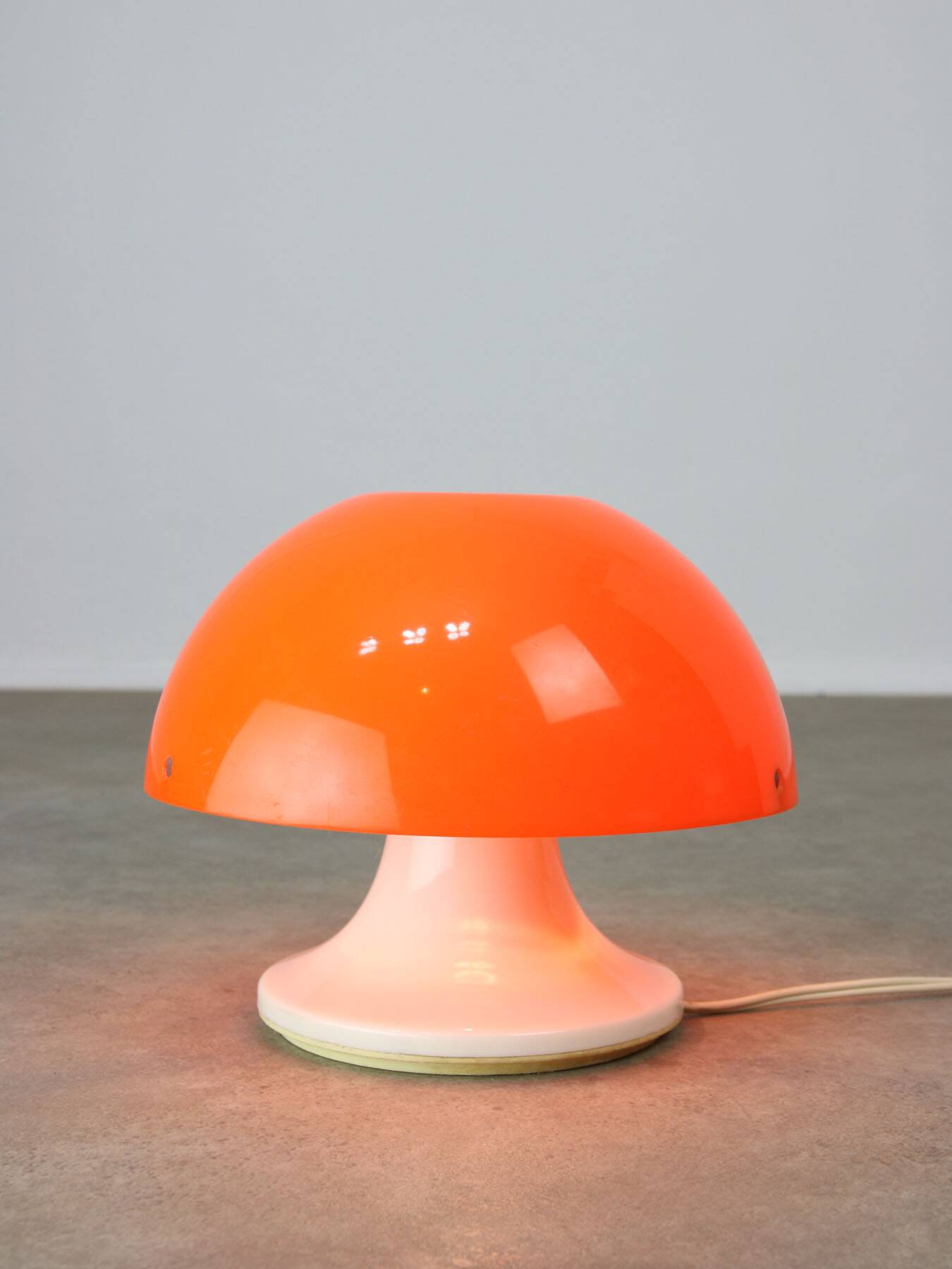 Space Age "Nule" Mushroom Table Lamp by Luigi Massoni for Guzzini, 1970s