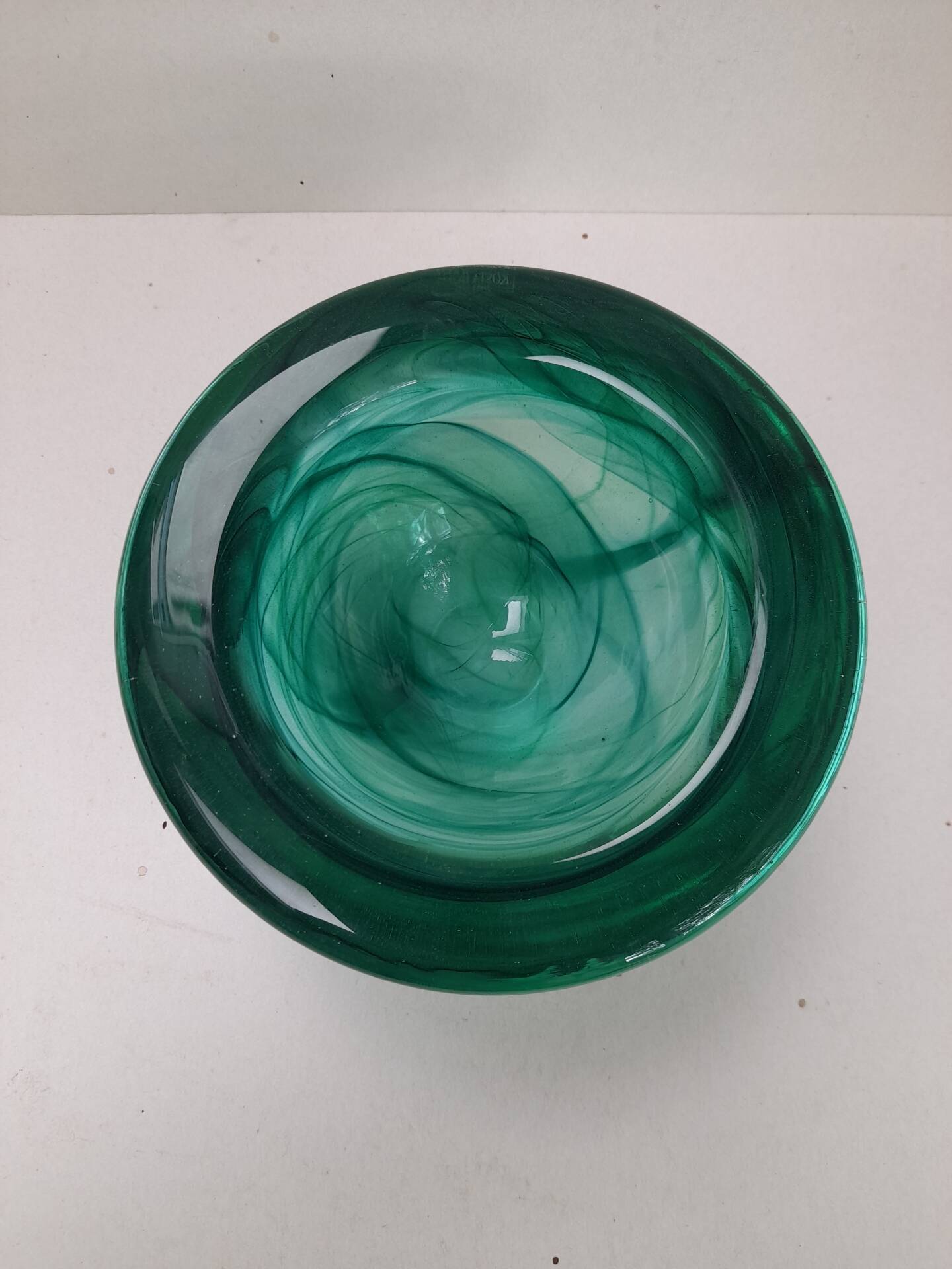Atoll green bowl by Anna Ehrner for Kosta Boda