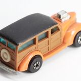 Voiture miniature ancienne