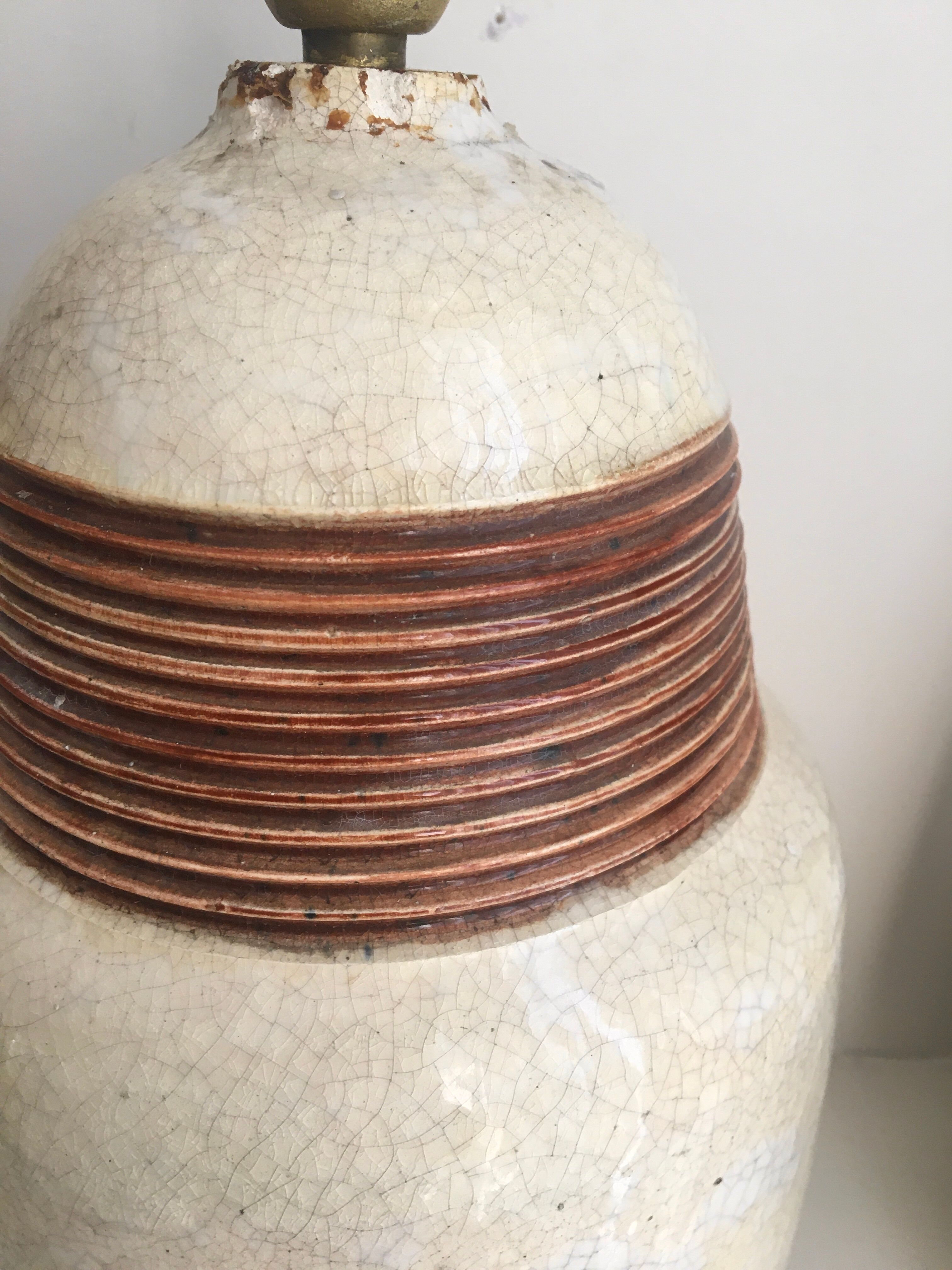 Cracked ceramic lamp foot