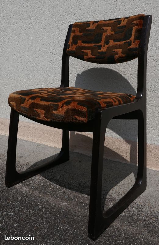 Suite of 6 seventies sled chairs