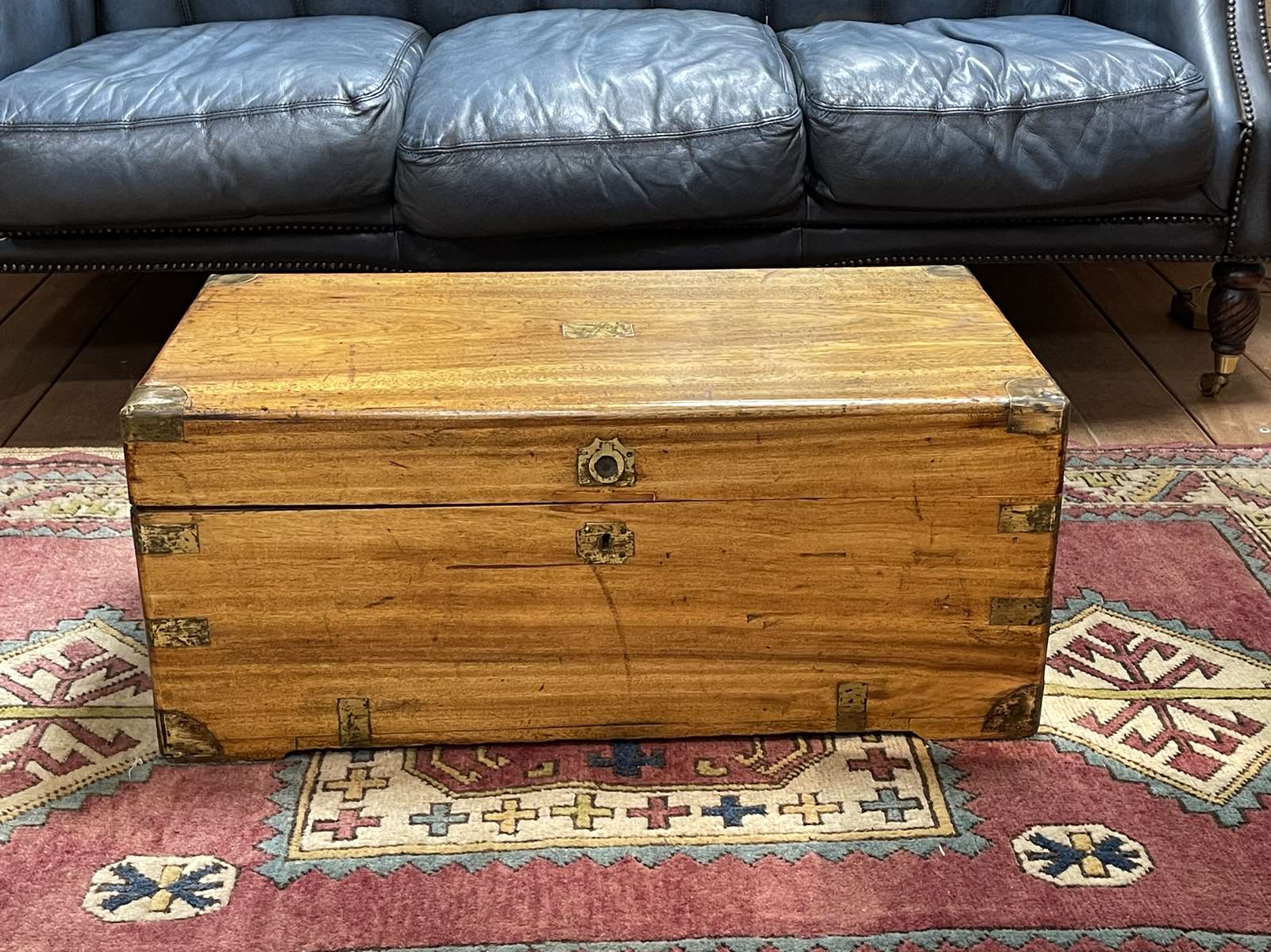 1930s English oak dressing table with beveled oval mirror