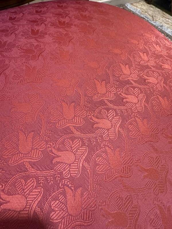 Paire de fauteuils cabriolets de style Louis XVI soie Rouge