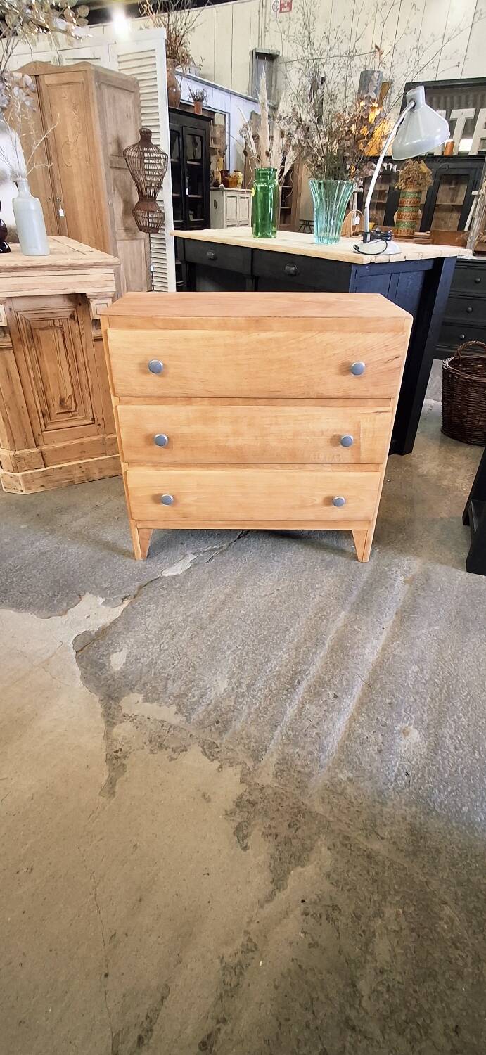 Vintage chest of drawers