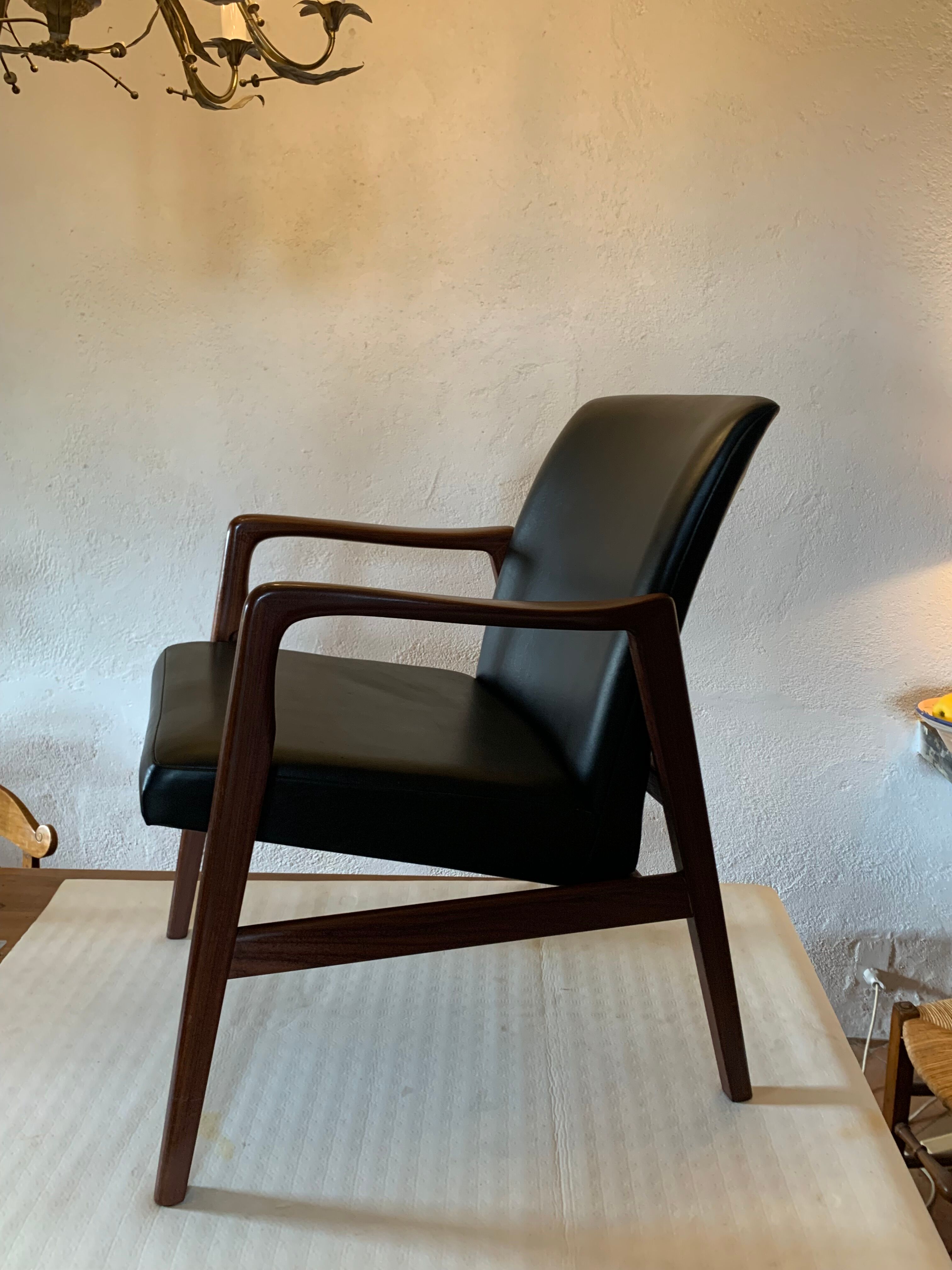 Scandinavian office chair