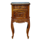 Table de chevet Louis XV en noyer avec plateau en marbre