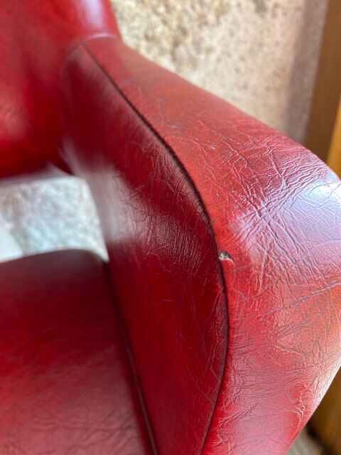 Fauteuil rouge années 60 en skaï