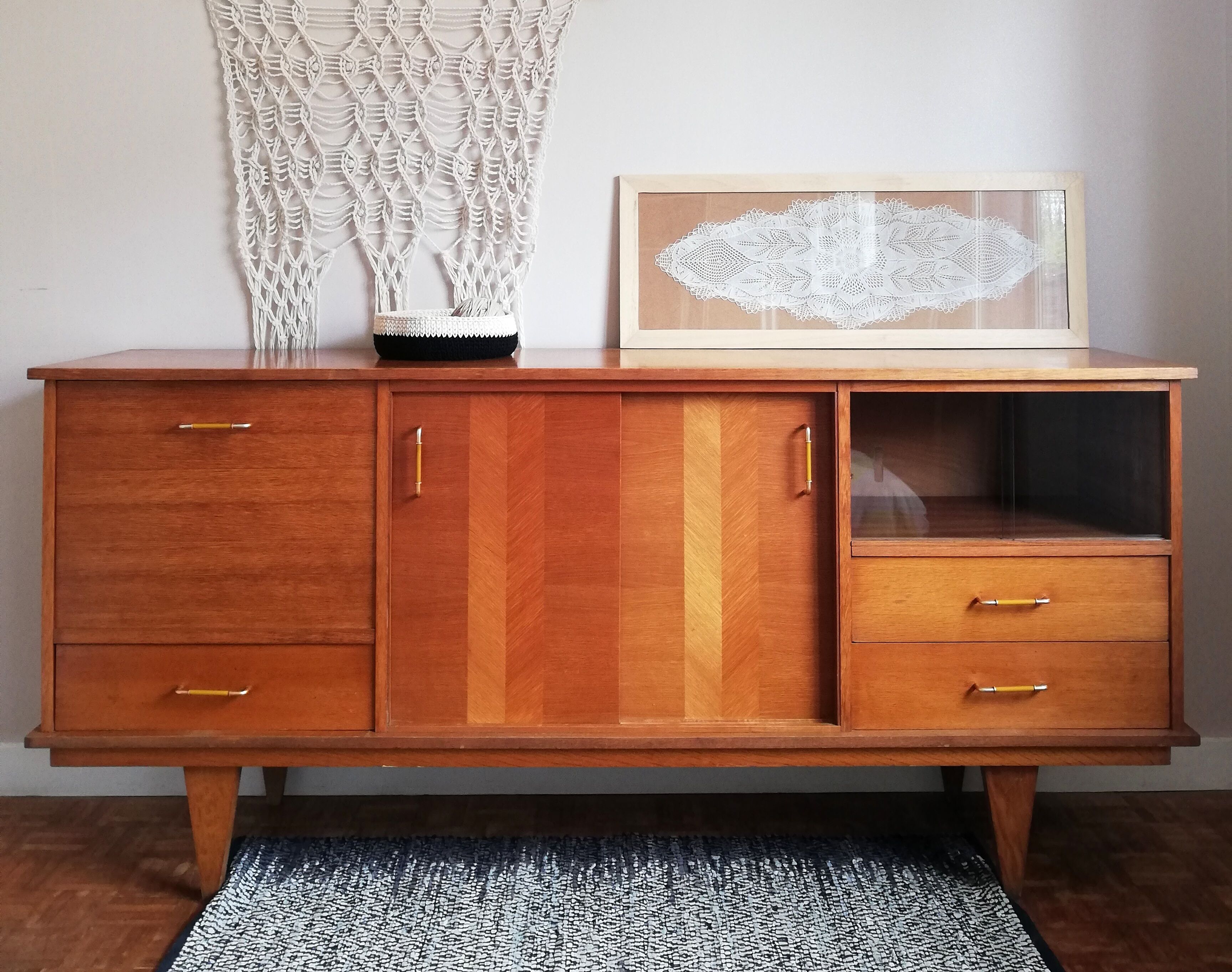 Light oak line-up 60s