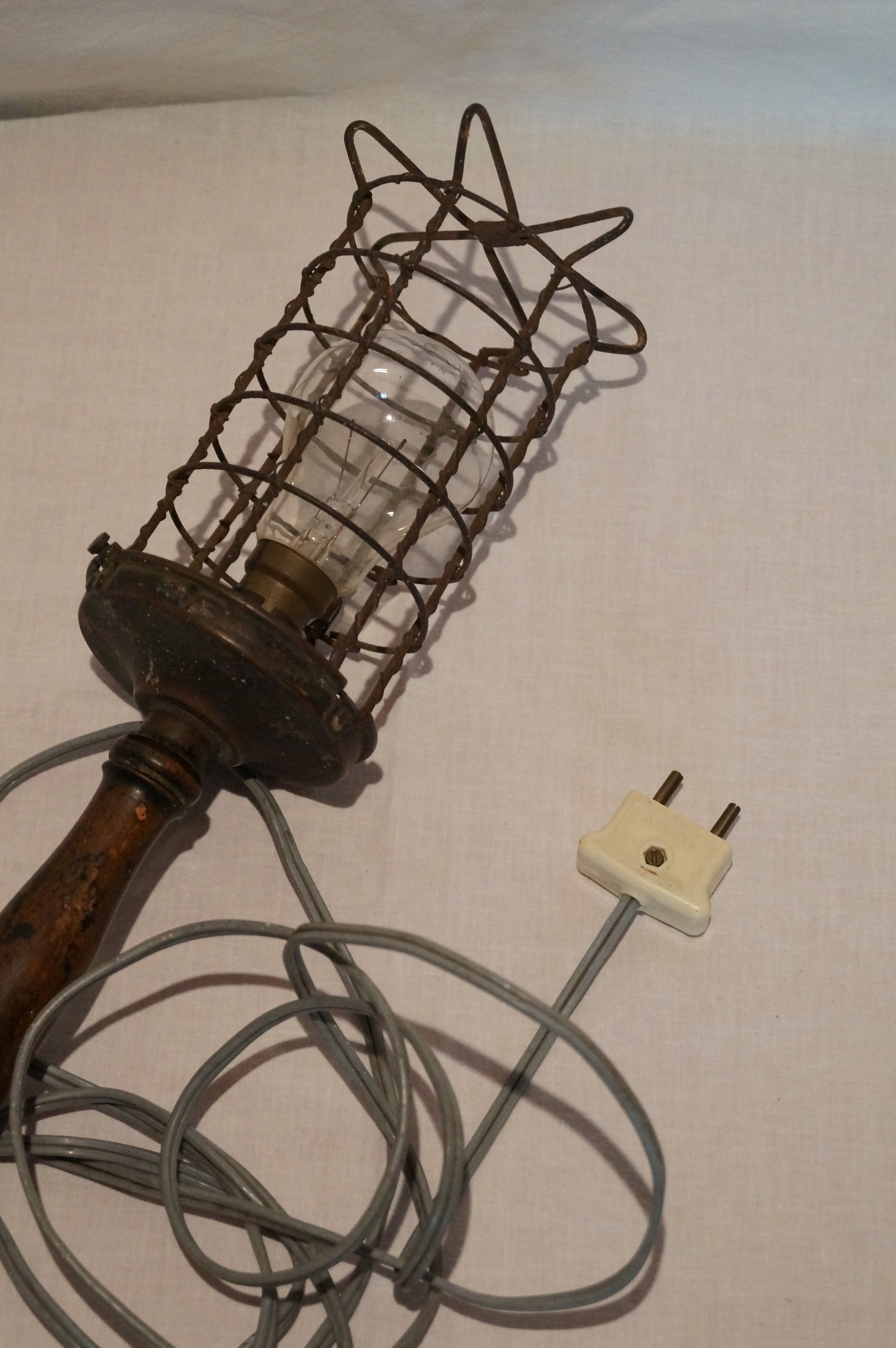 Lampe balladeuse manche en bois