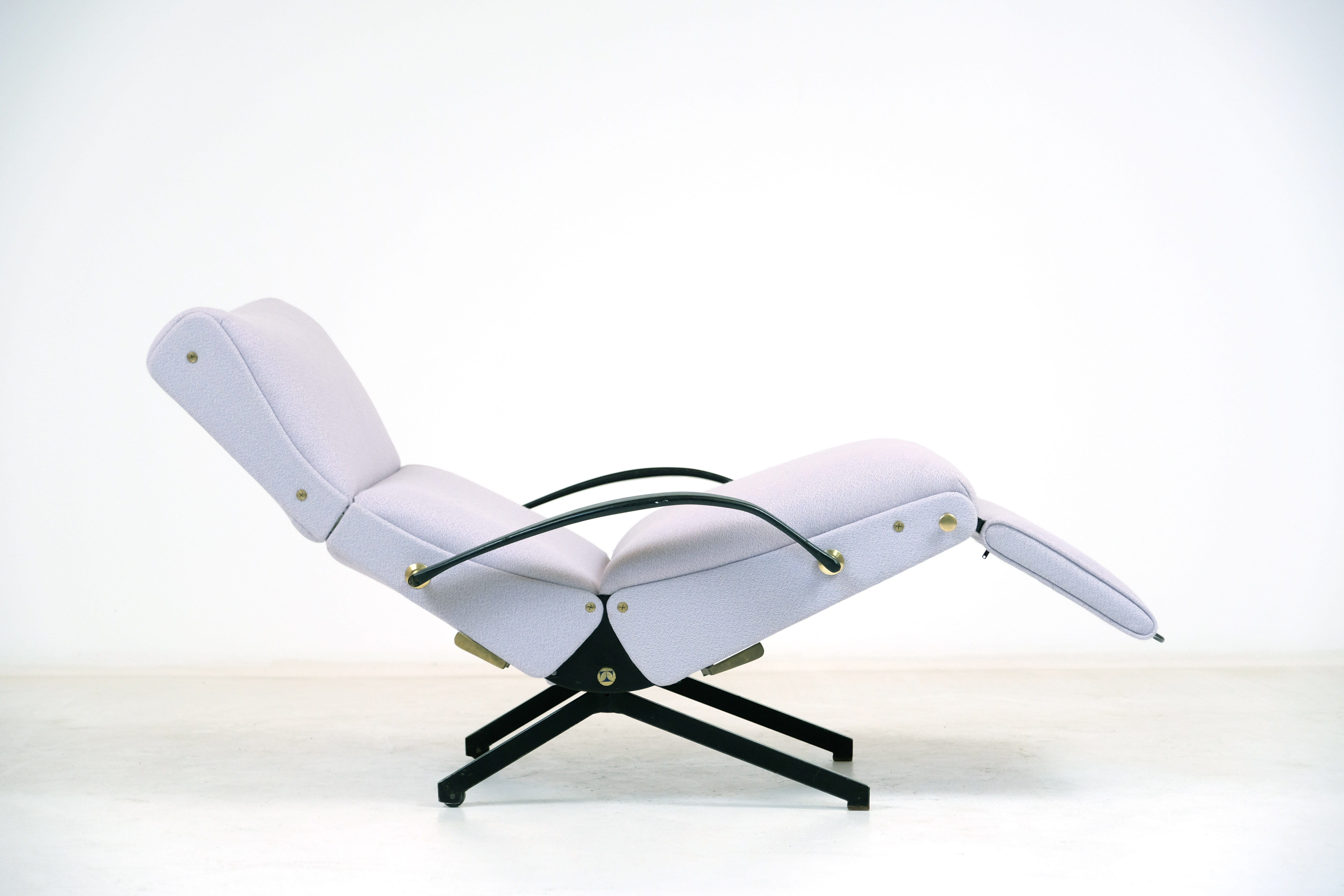 Fauteuil P40 par Osvaldo Borsani pour Tecno Edition 1960