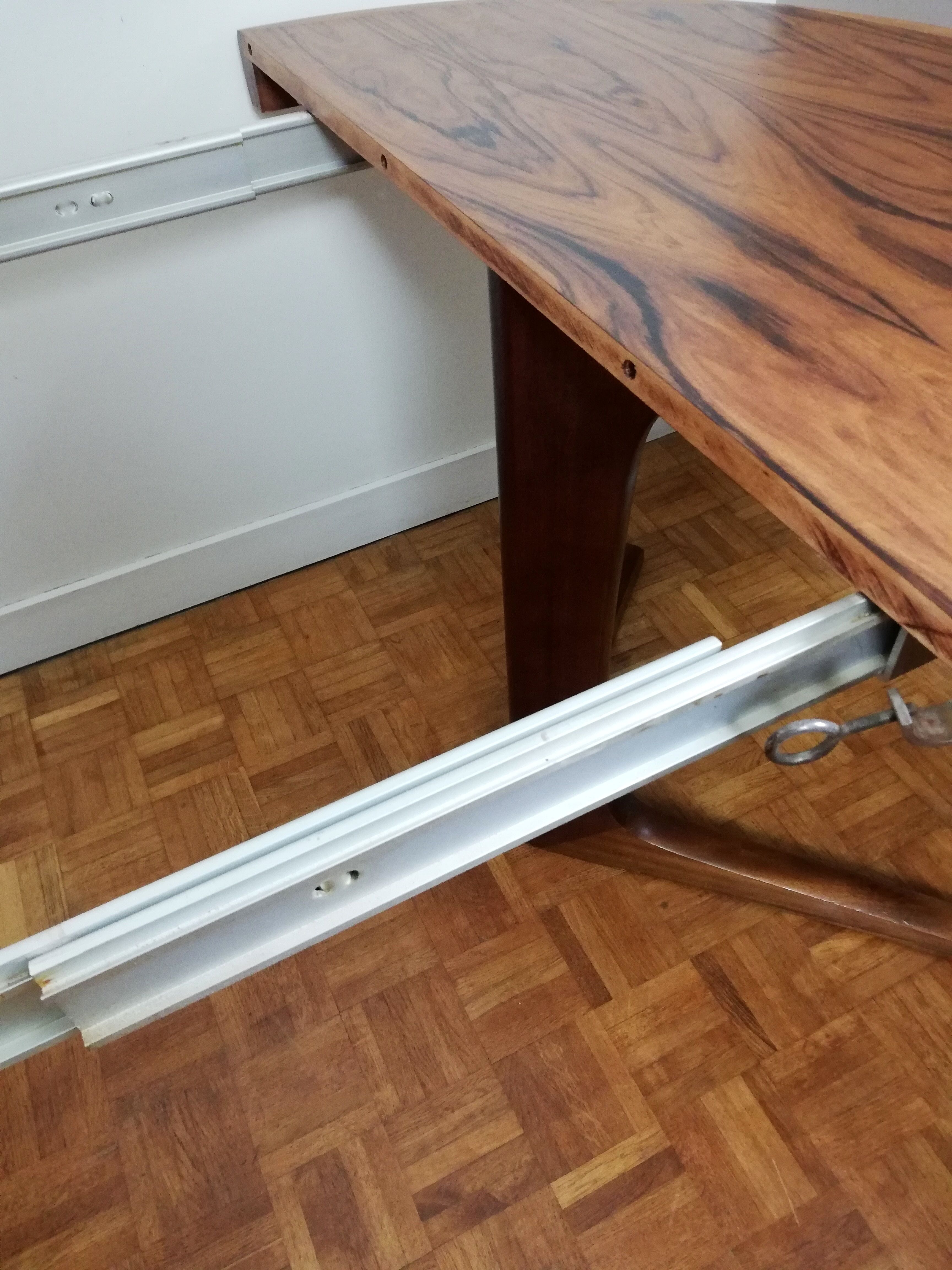 Central-footed rosewood round table