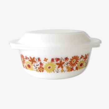 Cocotte with Arcopal lid - vintage orange flower decoration