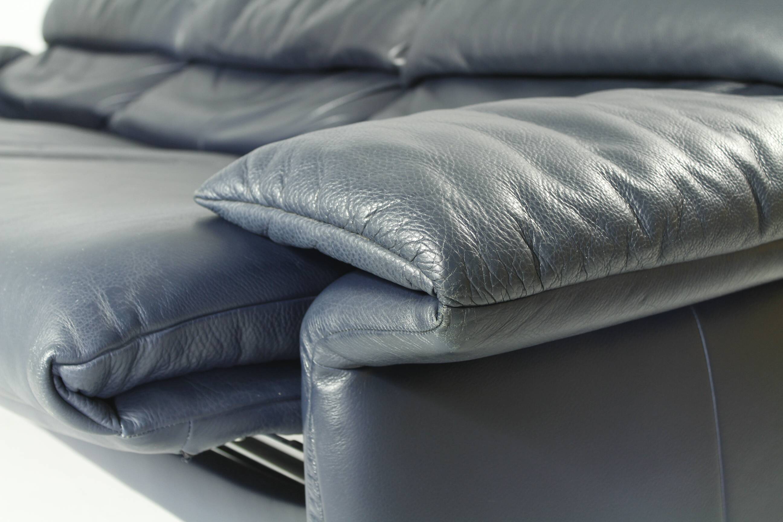 3-seater Leather Sofa Lugano by Erpo Int., Design 1985