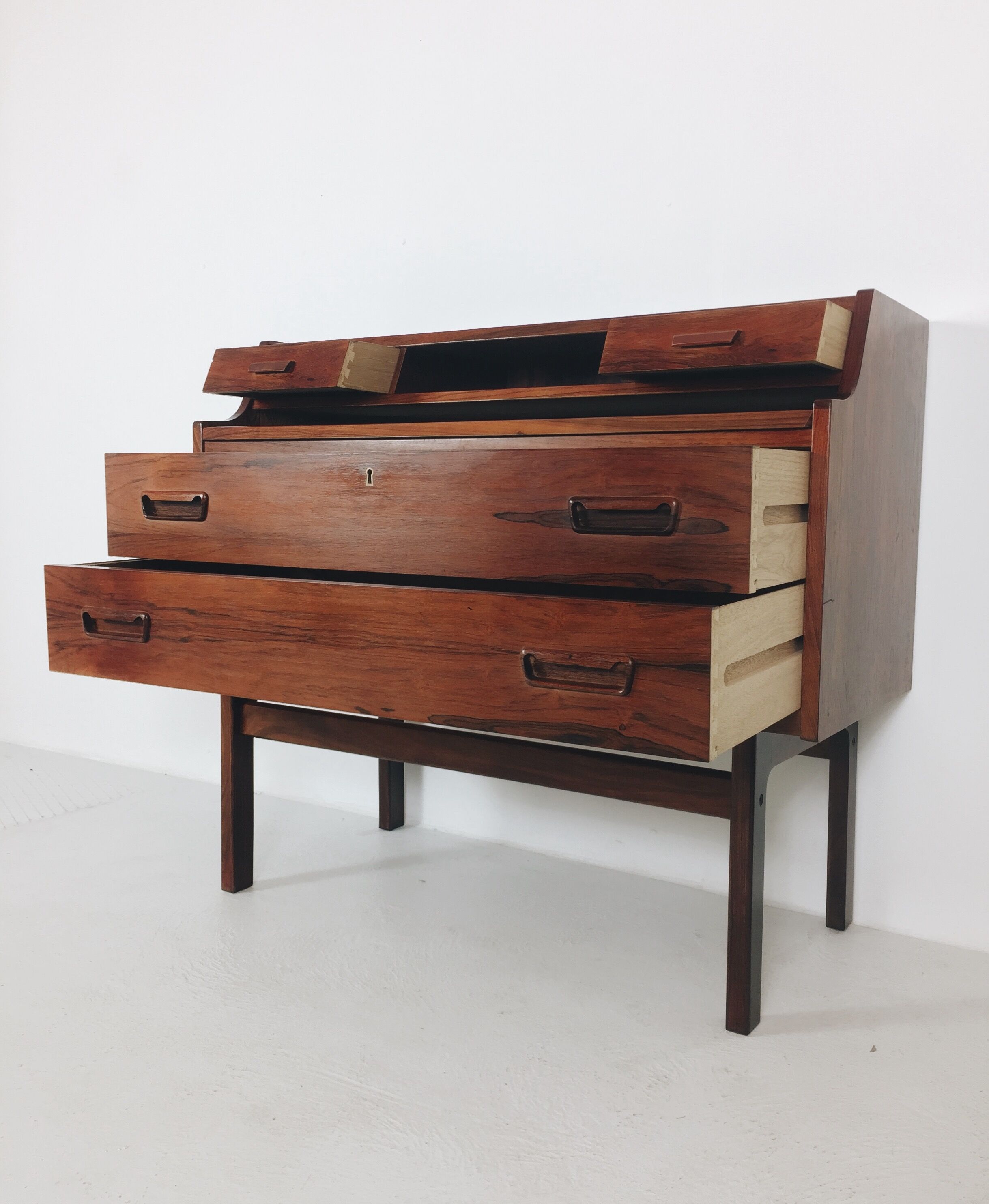 Danish palisander desk by Arne Wahl Iversen for Vinde Møbelfabrik