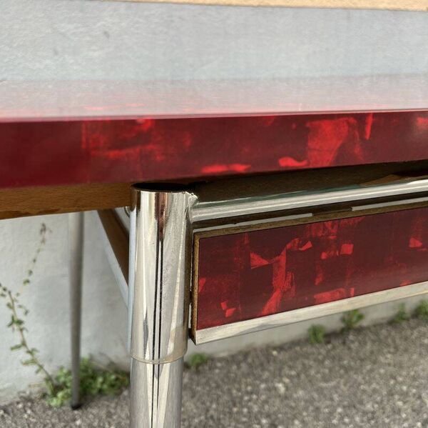 Table en formica rouge
