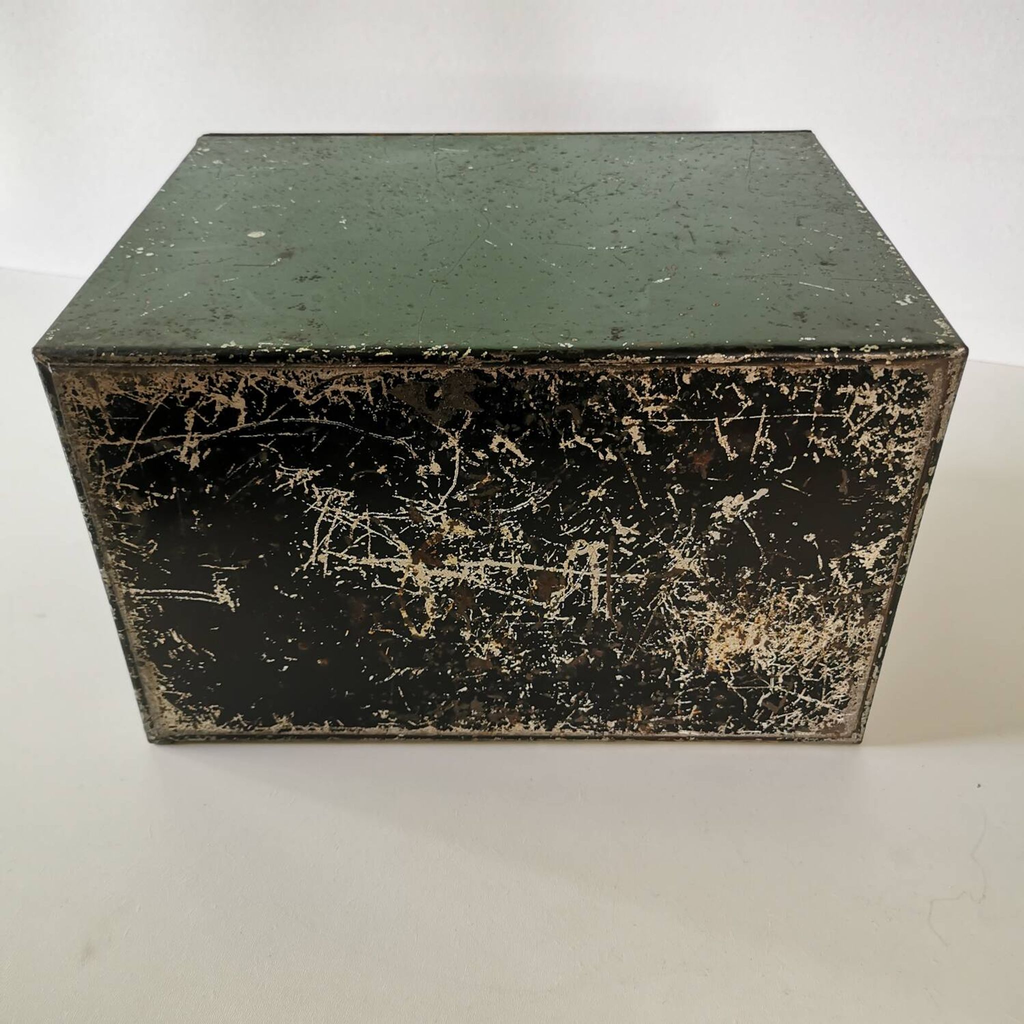 Ancienne Boîte à archives en métal / casier de notaire