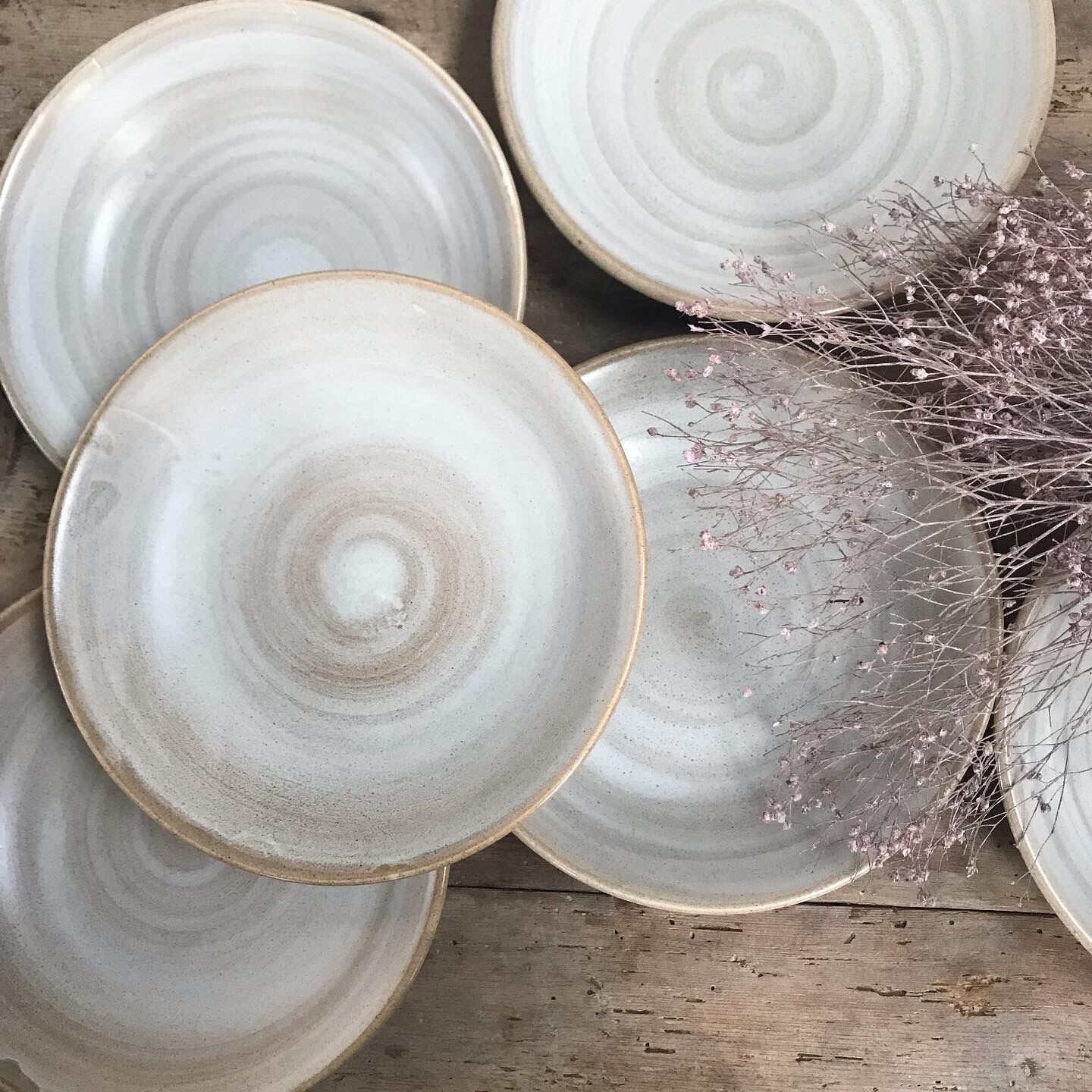 Set of 6 hollow stoneware plates