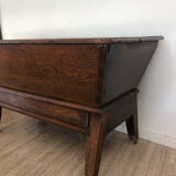 Coffre sur pied / maie en bois