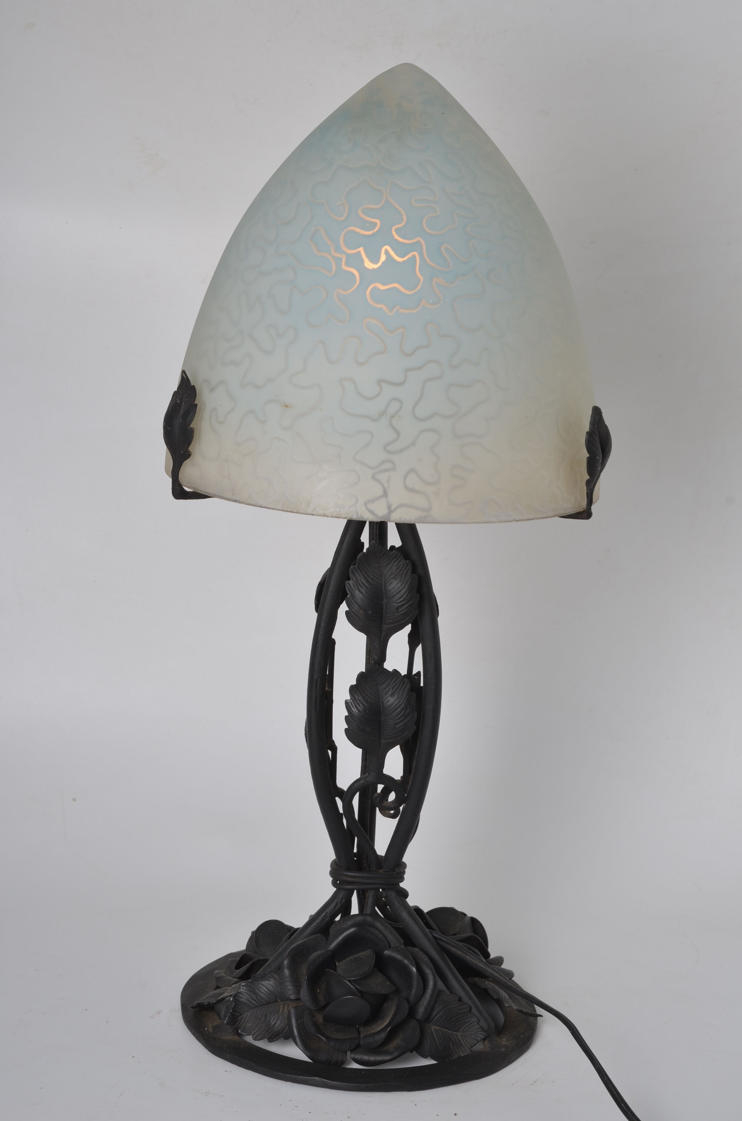 Art Nouveau shell lamp