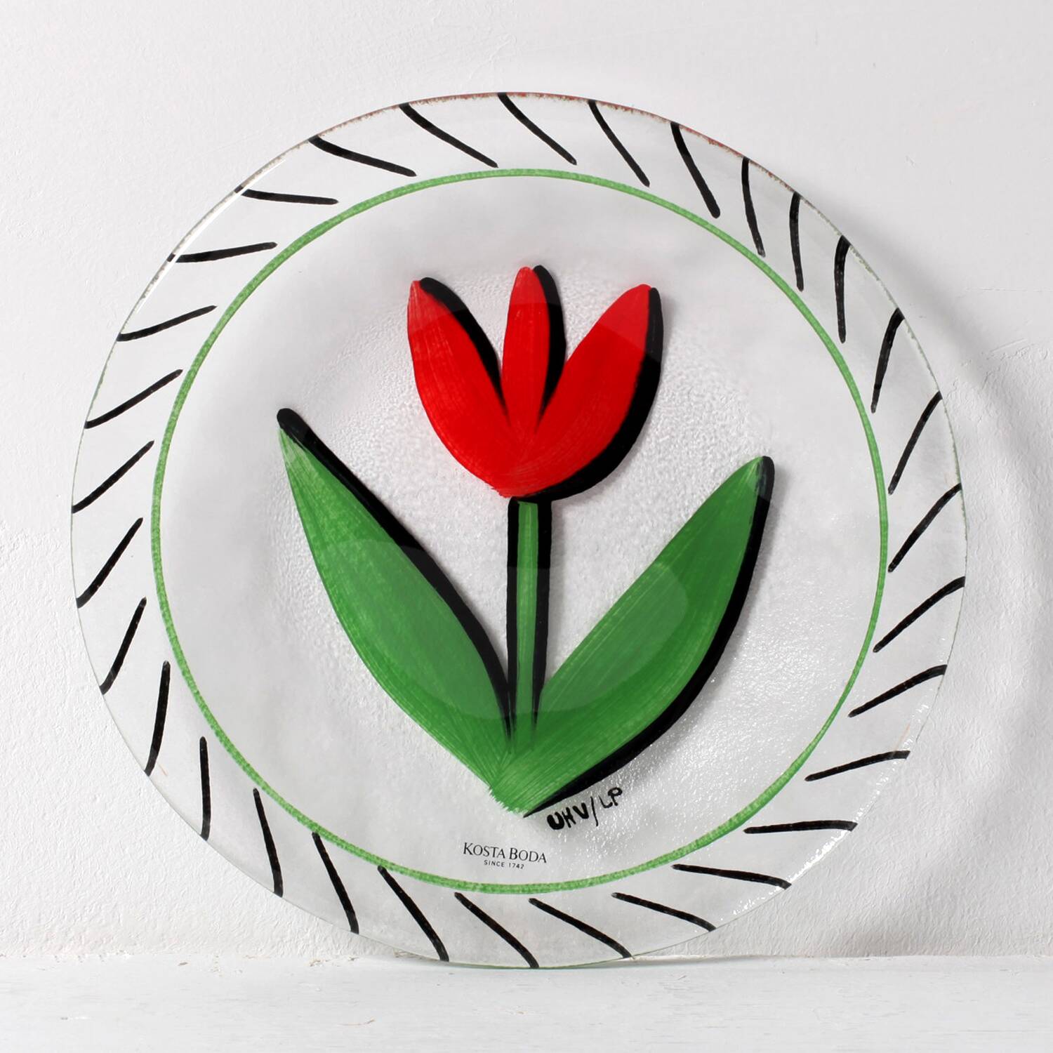 Assiette en verre Kosta Boda vintage : Tulipe rouge Design par Ulrica Hydman Vallien