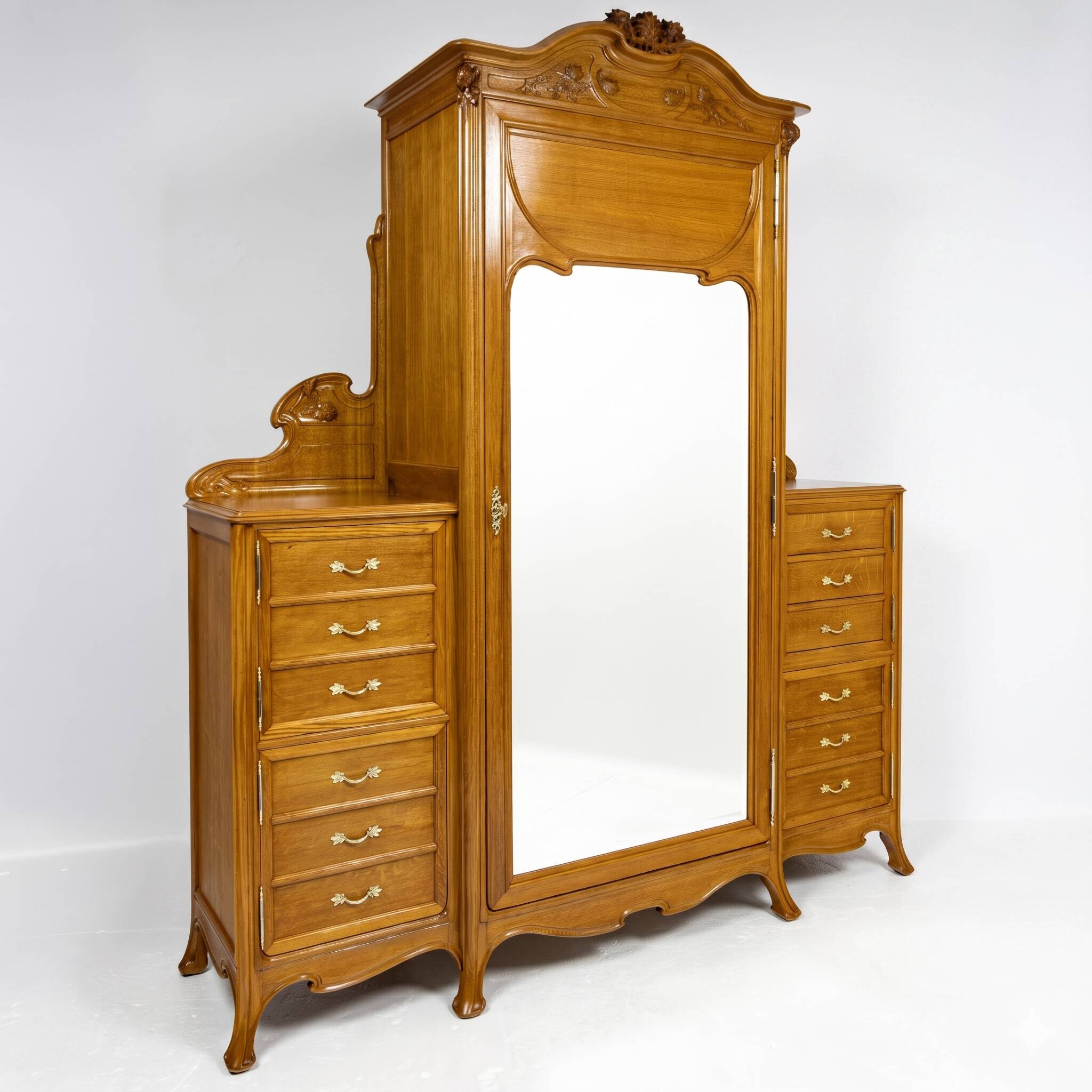 Large Art Nouveau linen cupboard in oak and mirror - 1900-1920