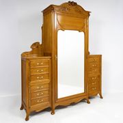 Large Art Nouveau linen cupboard in oak and mirror - 1900-1920