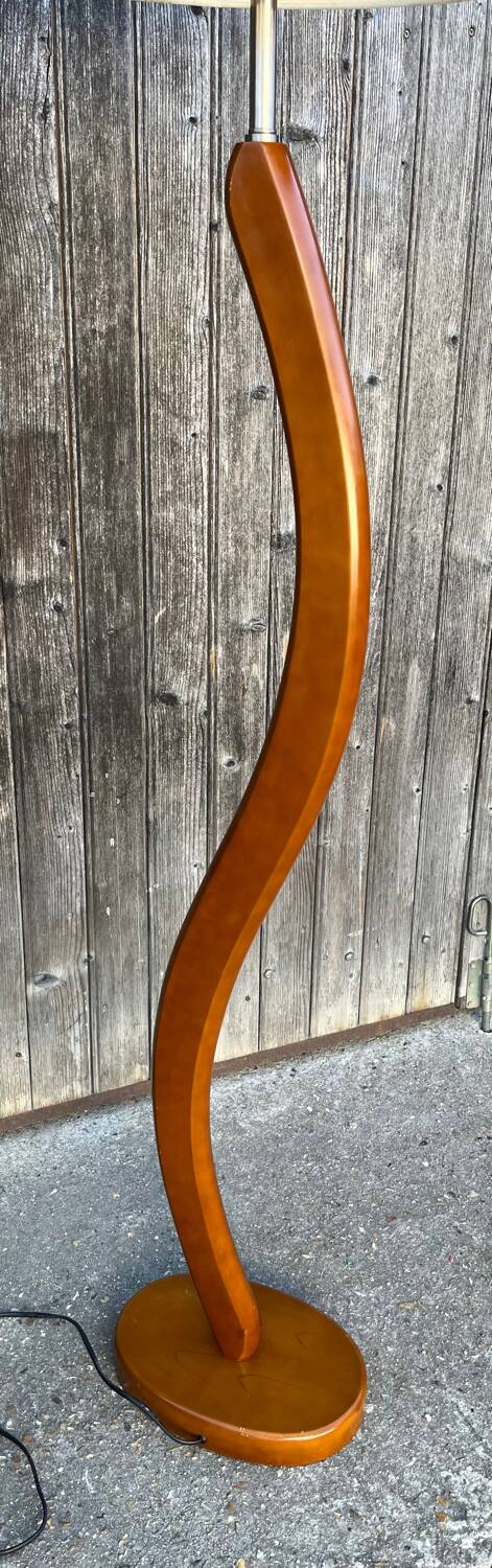 Lampadaire courbé style scandinave