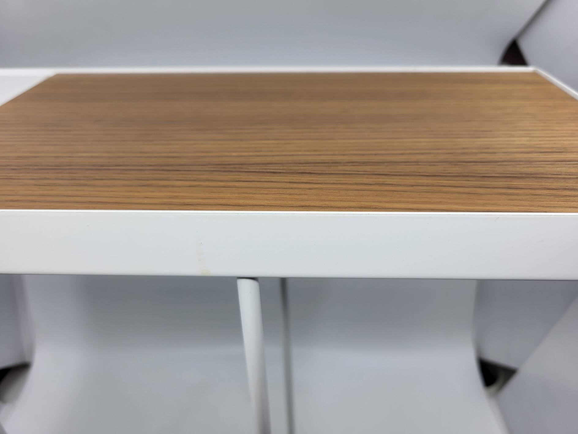 Robin day side table by Habitat in white lacquered metal and Vintage wood