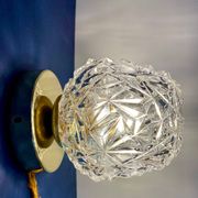Applique / plafonnier globe vintage en verre moulé