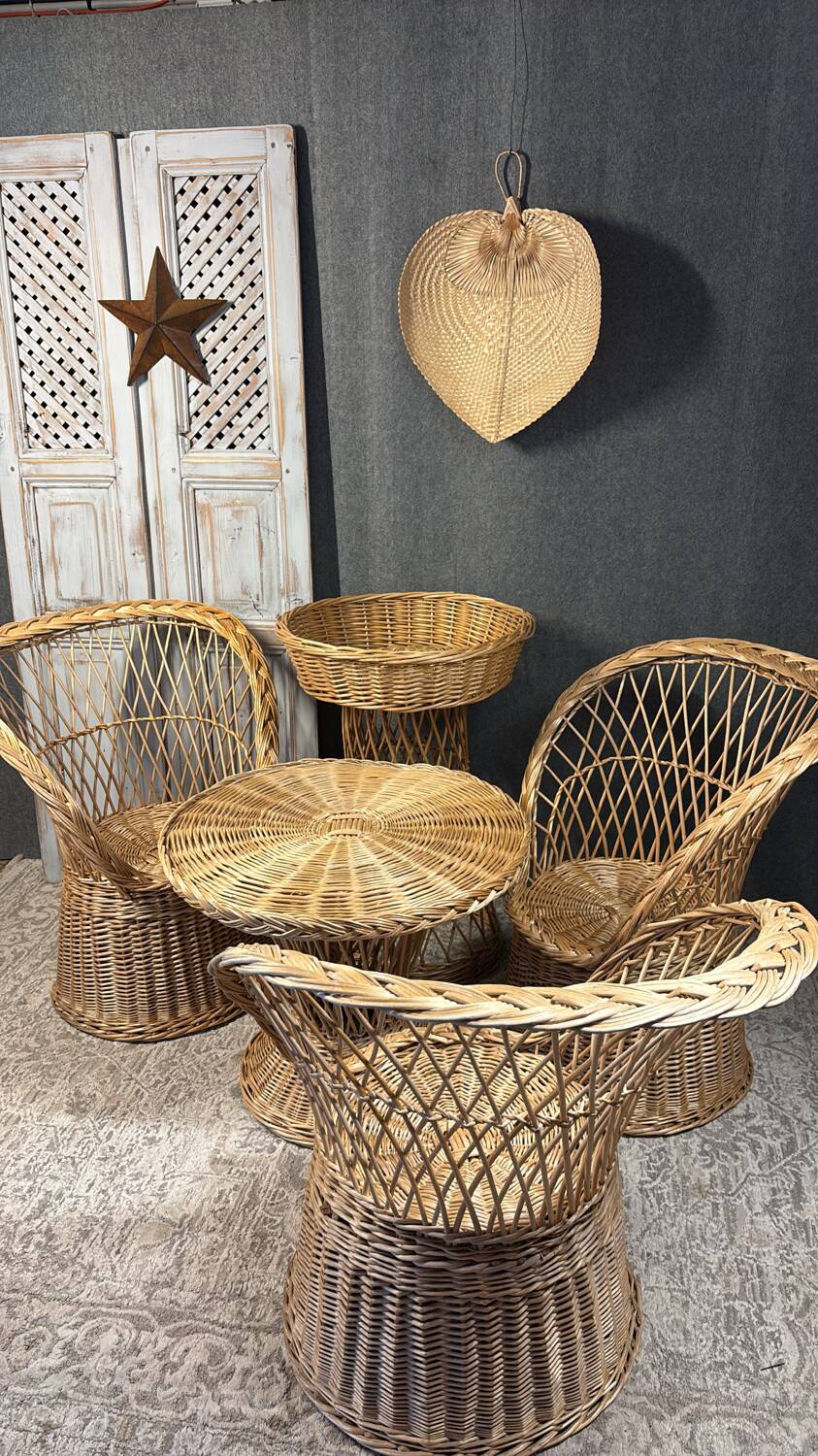 Rattan lounge