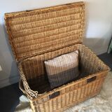 Old malle in rattan and wicker