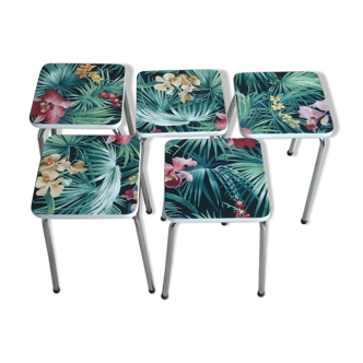Lot de cinq tabourets relookes