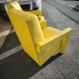 Paire de fauteuils en cuir jaune soleil