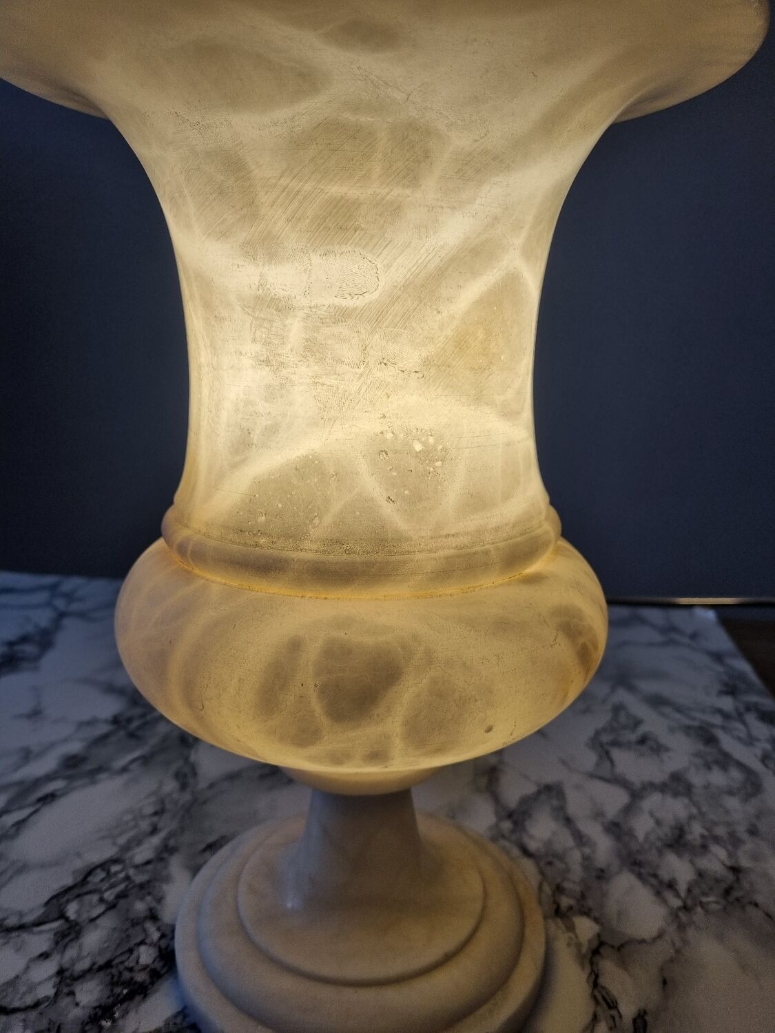 Lampe a poser en albâtre vintage