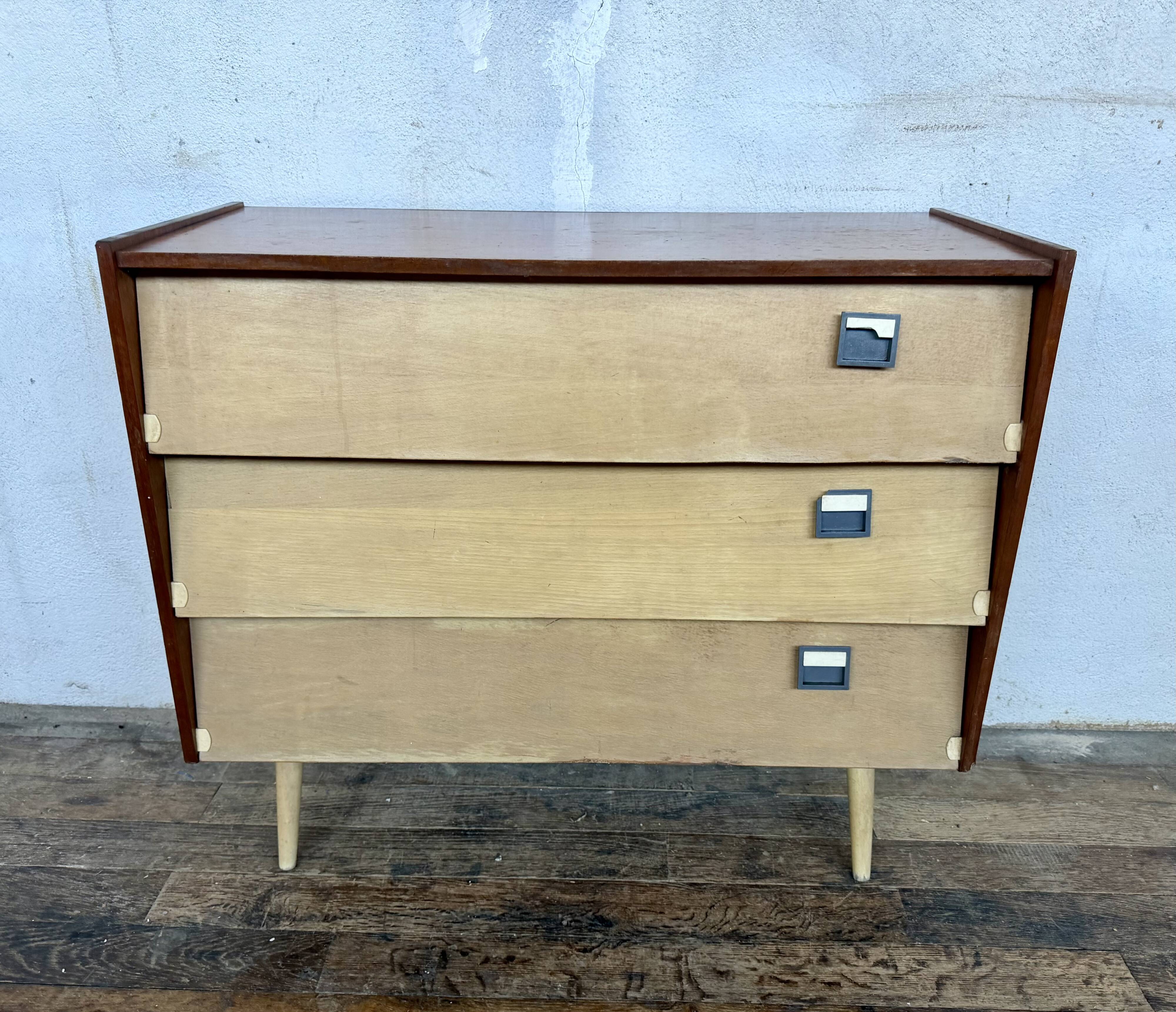 Vintage shoe cabinet – Scandinavian style