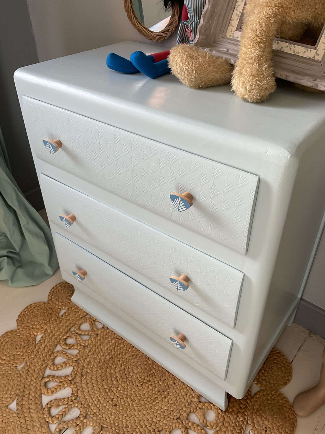 Vintage chest of drawers