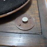 Gramophone with flag "his master's voice"