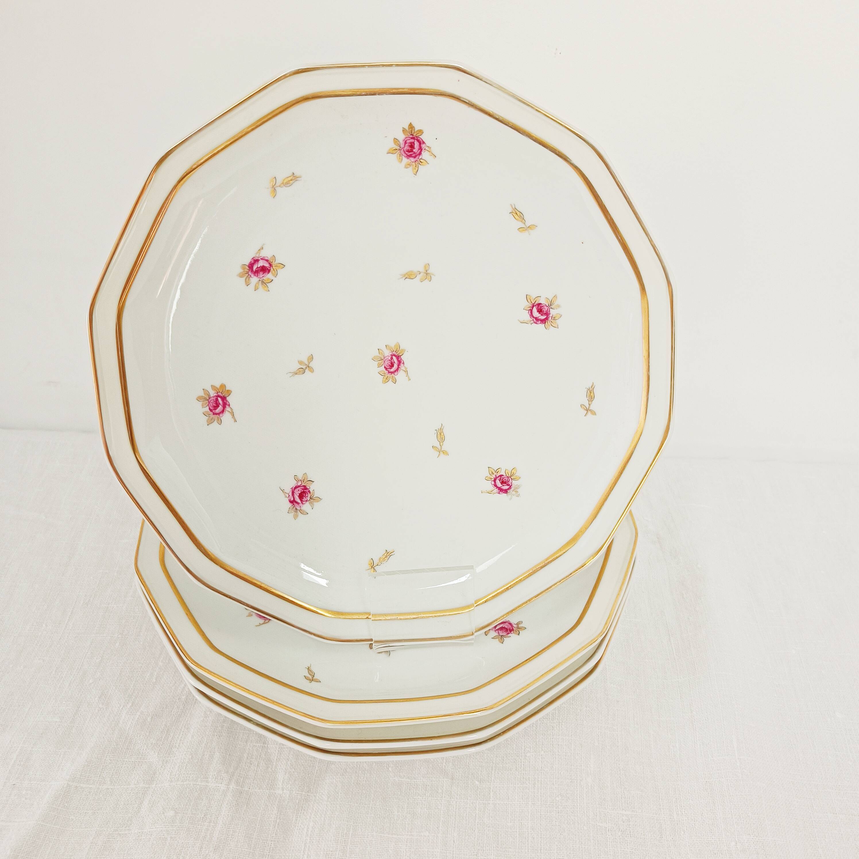 Set of 4 flowery plates in Limoges B & Cie porcelain