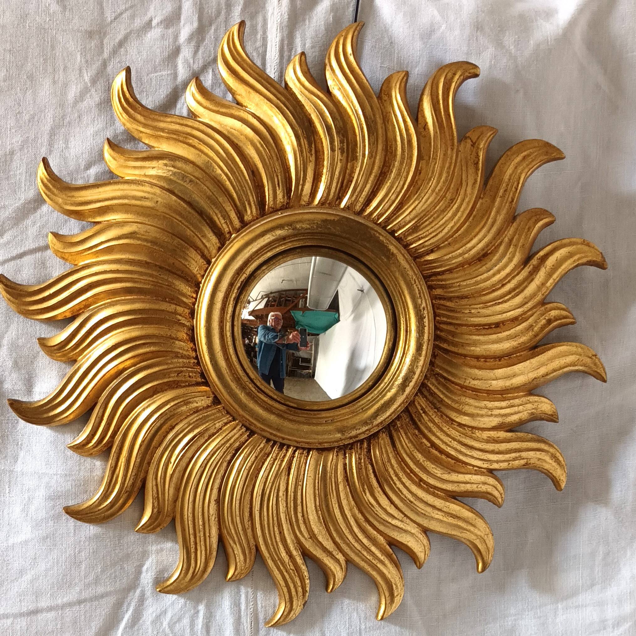 Miroir soleil en bois doré des années 90