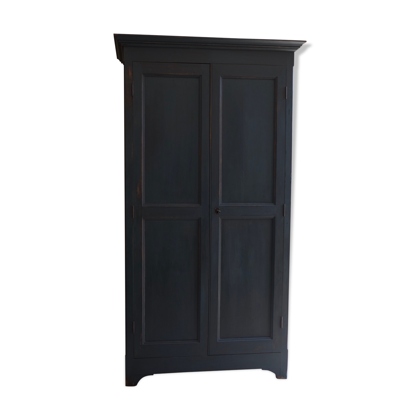 Blue night wardrobe