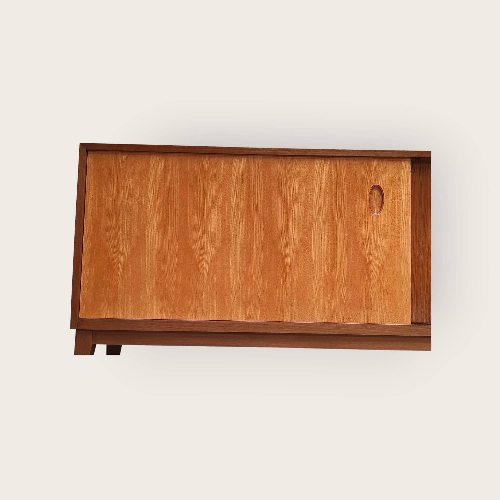 Buffet du milieu du siècle