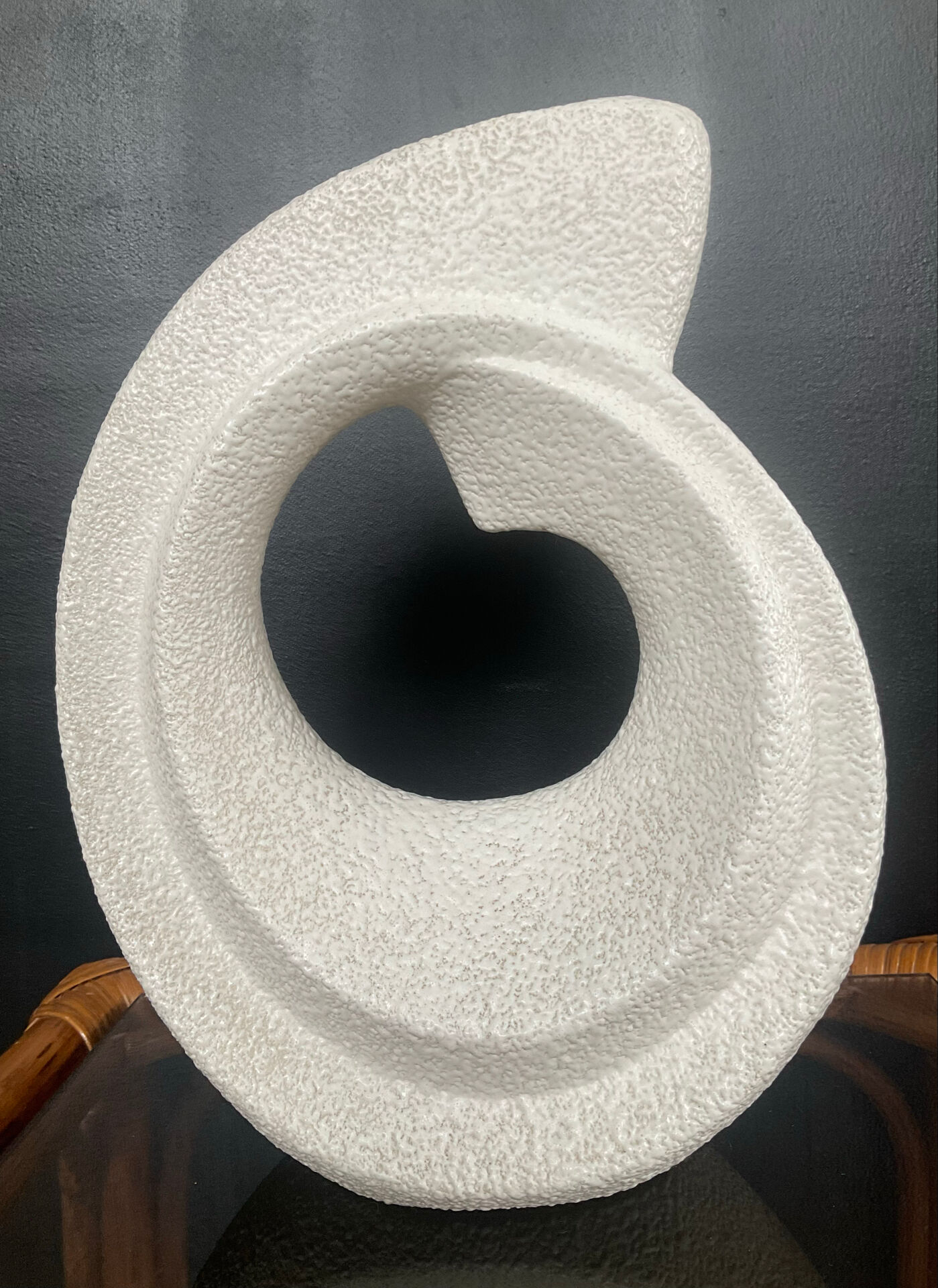 Sculptural vase by Roberto Rigon from the 1970s, signed.
