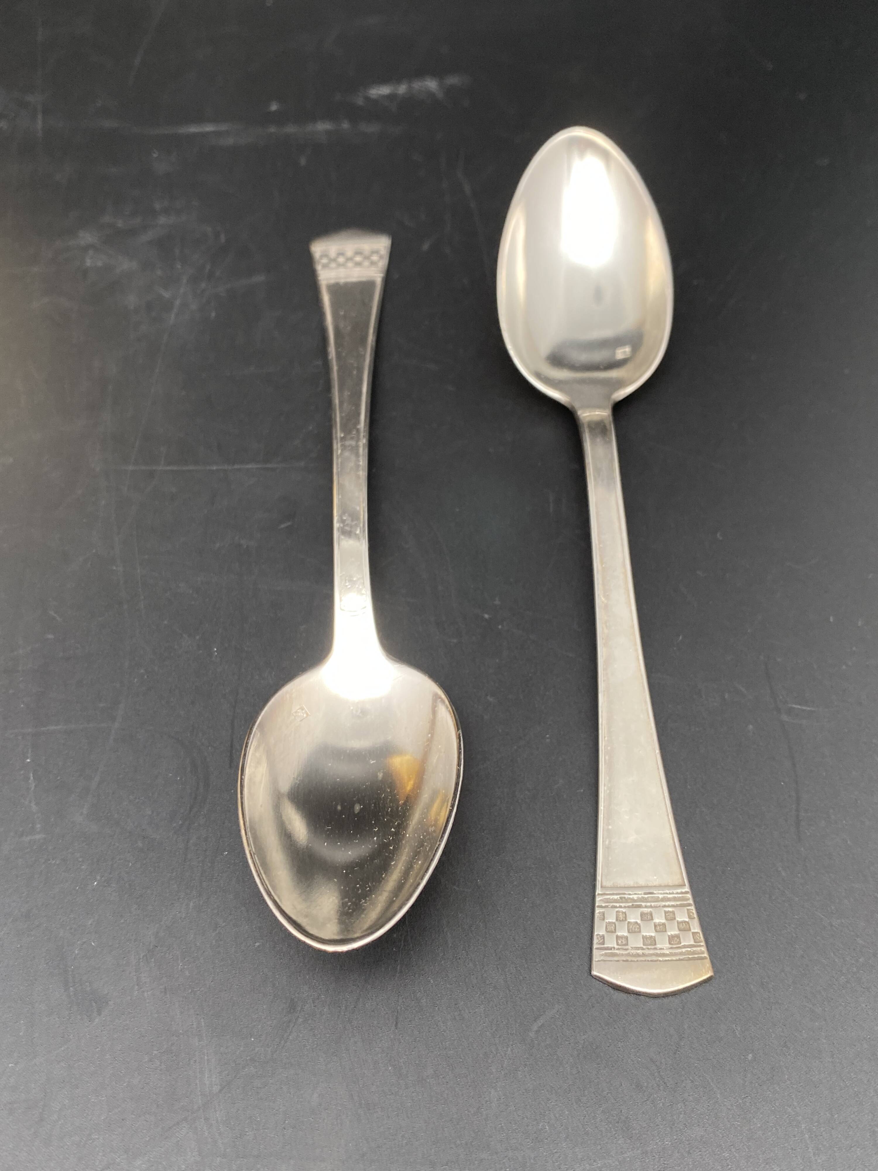 Dessert spoon set
