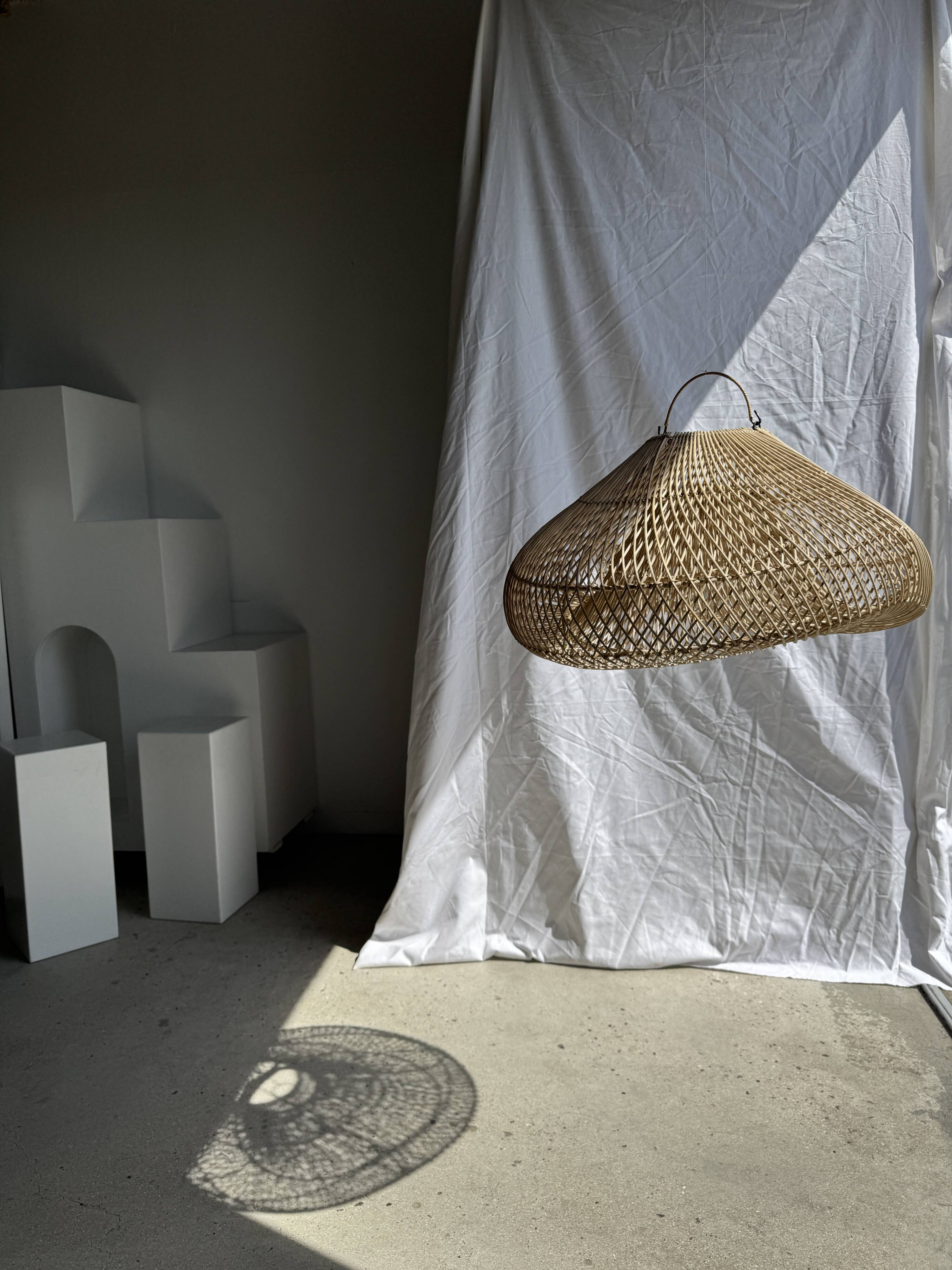 Suspension or rattan lampshade in the shape of a cloud or flattened bubble D60 H35