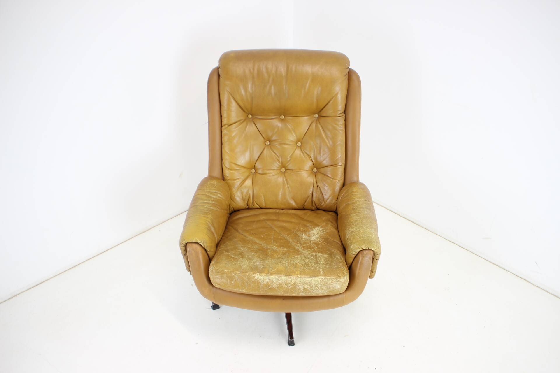 Midcentury Swivel Leather Armchair, Peem, Finland, 1970s