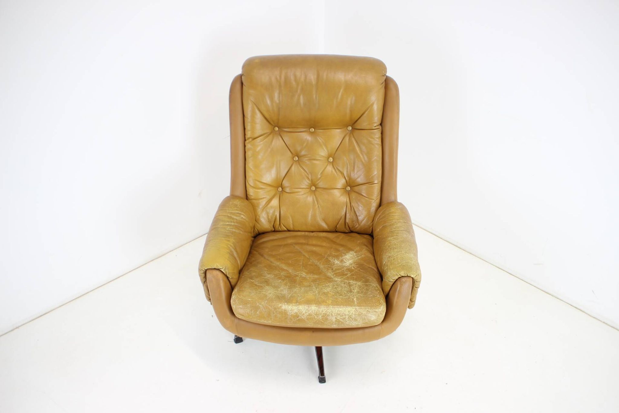 Midcentury Swivel Leather Armchair, Peem, Finland, 1970s